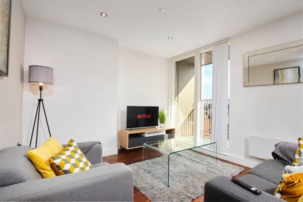 Lovely Apartment - Private Parking - Stadium Views Манчестер Екстер'єр фото
