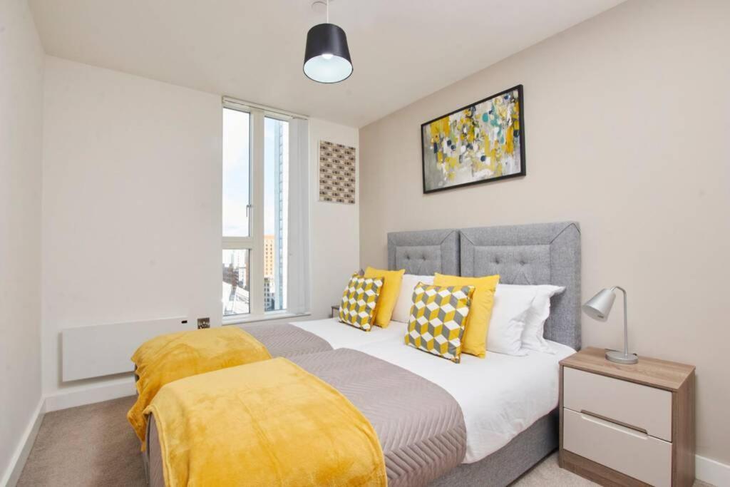 Lovely Apartment - Private Parking - Stadium Views Манчестер Екстер'єр фото