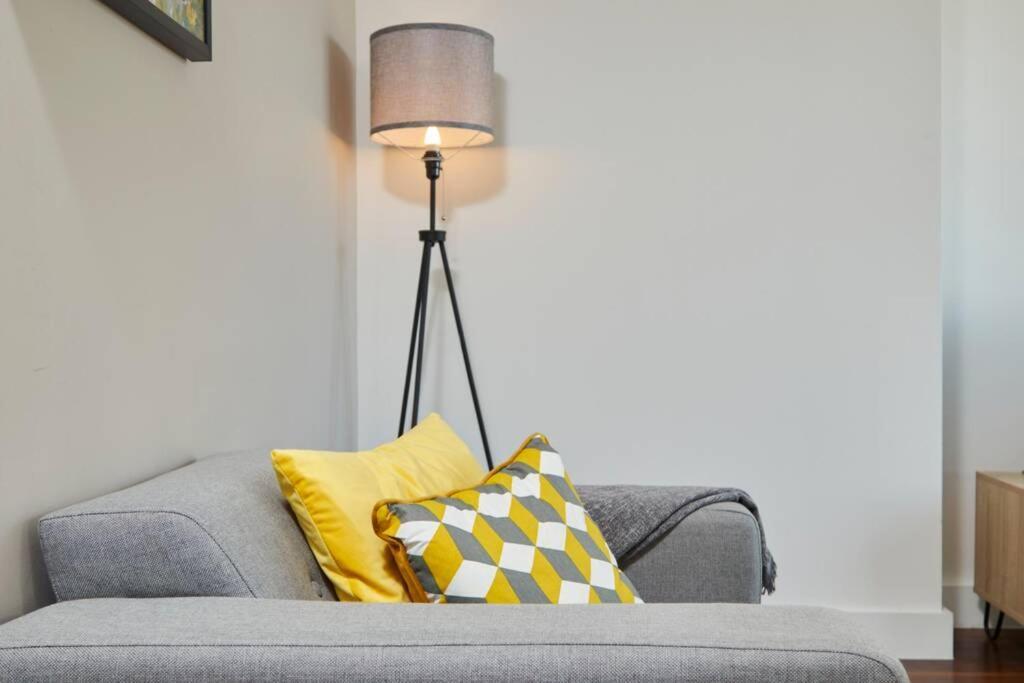 Lovely Apartment - Private Parking - Stadium Views Манчестер Екстер'єр фото